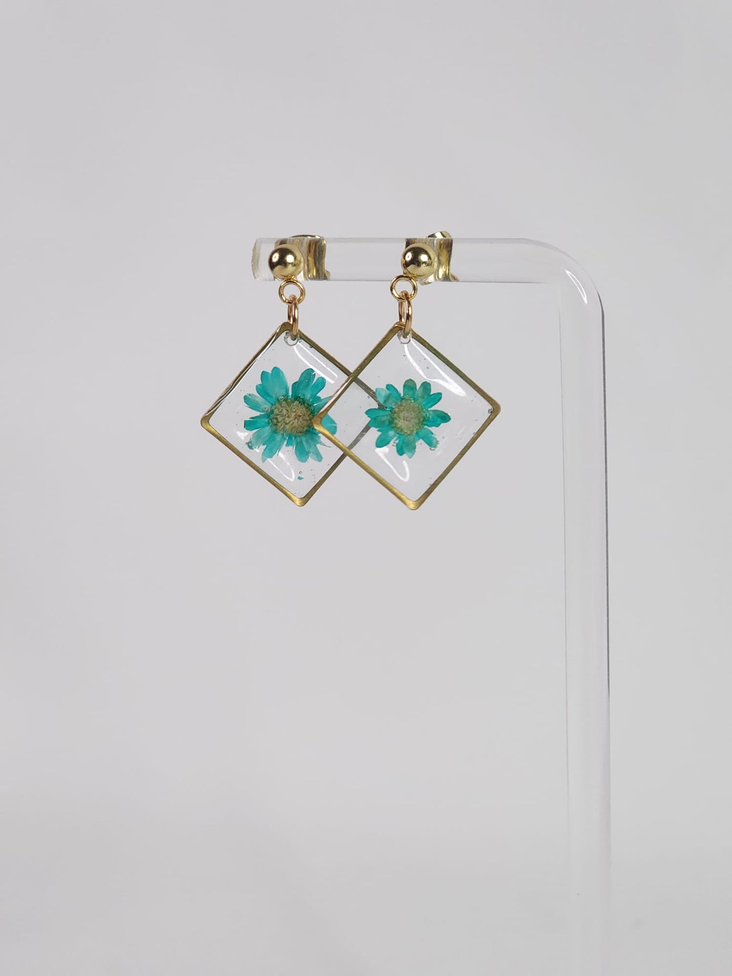 Short earrings - with turquoise flowers